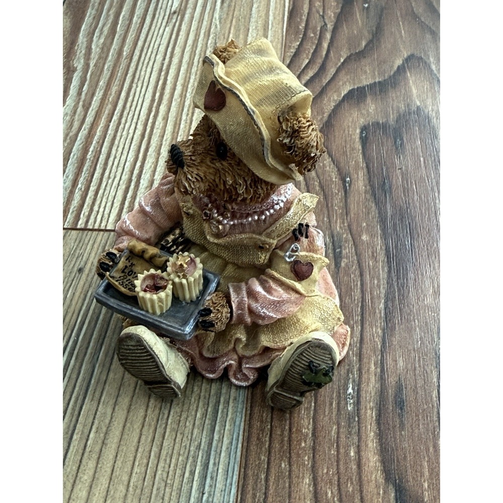 Boyds Bears Friends Bearstone Collection Nurse Rosemary Bearhugs TLC #228316 - Picture 2 of 5